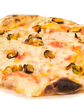 Arka plan üzerinde deniz ürünleri ile pizza