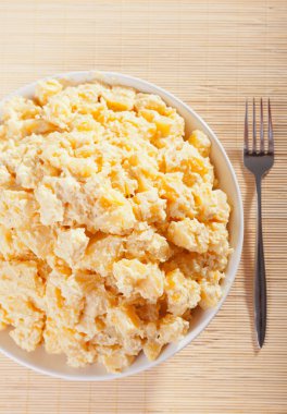 Patates salatası ile mayonaise