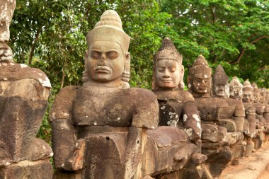 Yüzleri Bayon Tapınağı, Angkor Wat