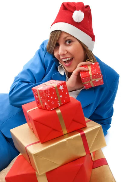 Vrouw met kerstcadeaus — Stockfoto