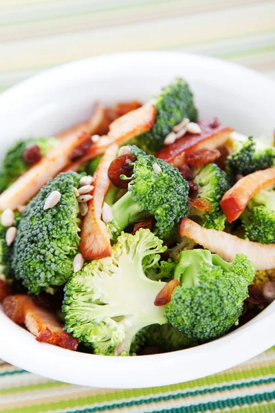 Chicken salad with broccoli — Stock Photo, Image