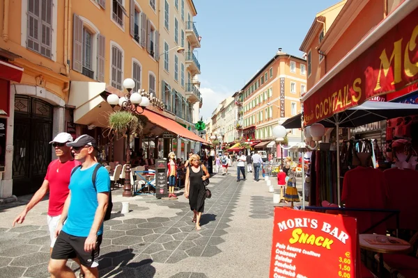 Reet in Nice with sidewalk cafes — стокове фото