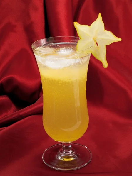 Smakelijke Cocktail drinken — Stockfoto