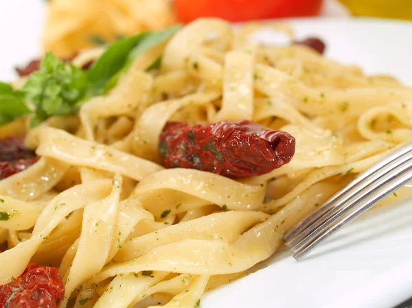 Makaron Tagliatelle z łososiem — Zdjęcie stockowe