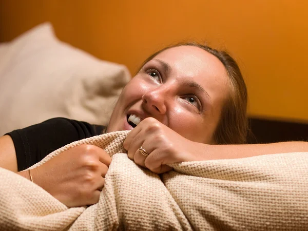 Mujer feliz en el fondo —  Fotos de Stock