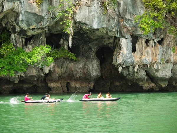 Kayaking in Pang Nga Bay, Thailand — Stock Photo, Image