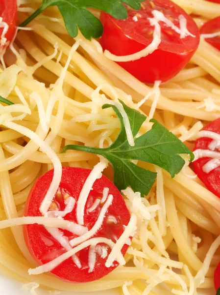Spaghetti med körsbärstomater — Stockfoto