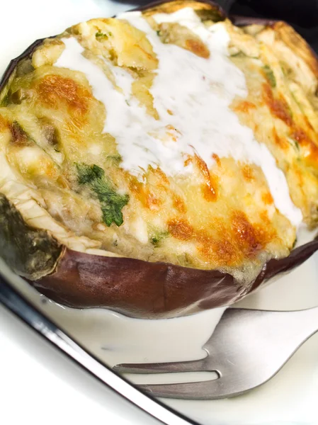 Berenjena rellena con queso —  Fotos de Stock