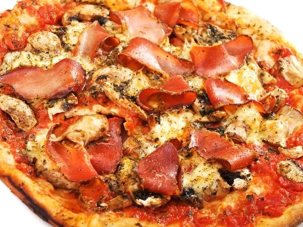 Pizza Prosciutto - s čerstvými rajčaty — Stock fotografie