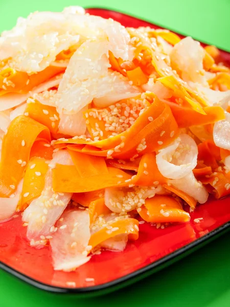 Salada de cenoura e nabo saudável — Fotografia de Stock
