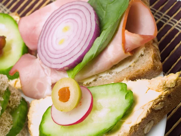 Chutné sendviče na pozadí — Stock fotografie