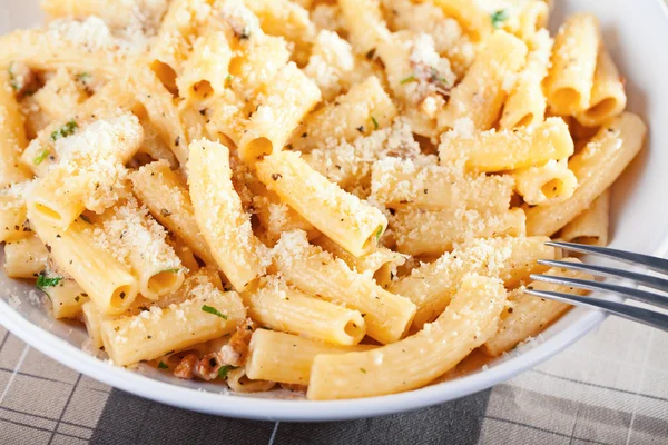Penne with  parmesan cheese — Stock Photo, Image