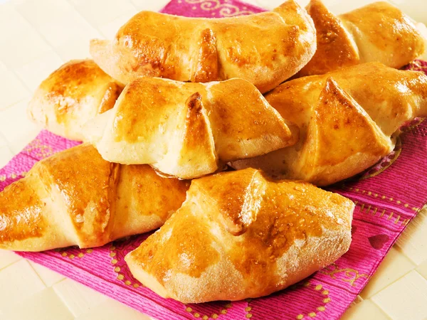 Croissants caseros para el desayuno —  Fotos de Stock