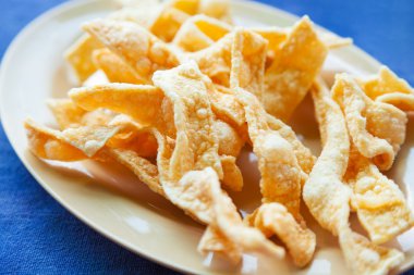 Ev yapımı pirinç cips