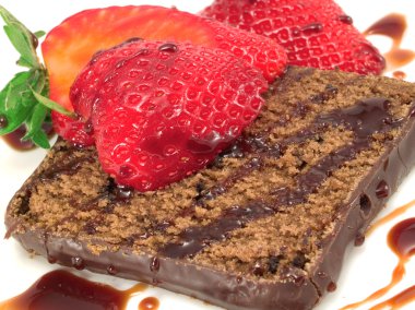 Çilekli çikolatalı pasta.