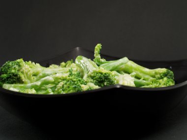 Brokoli ile krem zemin üzerine