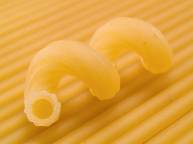 Arka plan üzerinde ham makarna