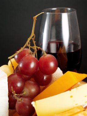yakın şarap ve peynir