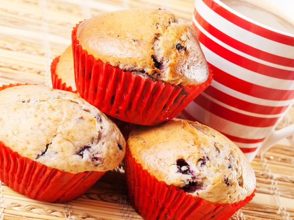 Muffin alle bacche con caffè — Foto Stock