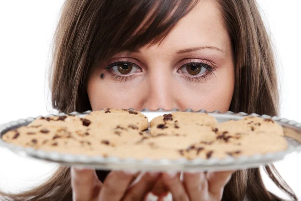 Giovane donna con biscotti fatti in casa — Foto Stock