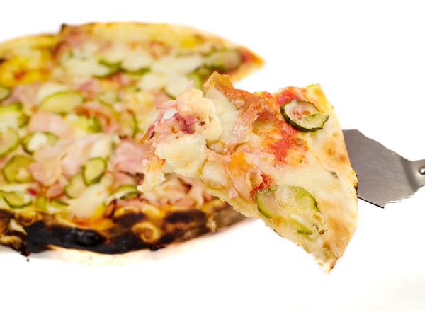 Gustosa pizza su sfondo — Foto Stock