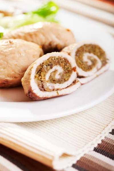 Turkije roulade met kruiden — Stockfoto