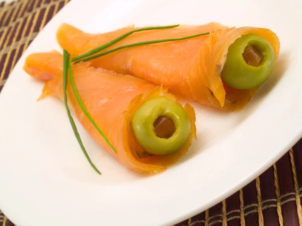 Zalm rollen met olijfolie — Stockfoto