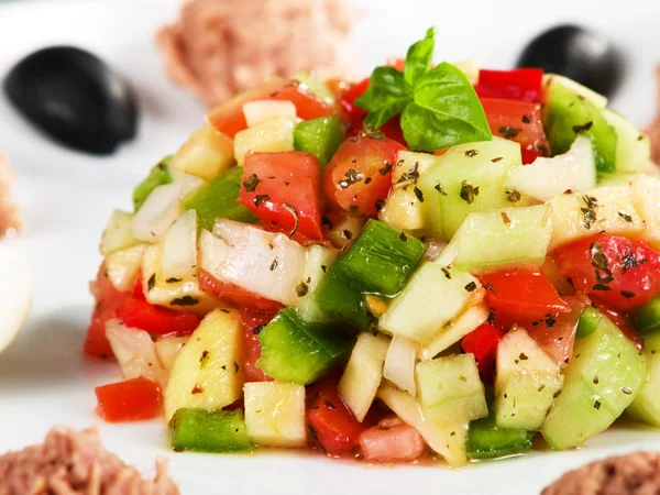 Mediterranean salad with tomatoes — Stock Photo, Image