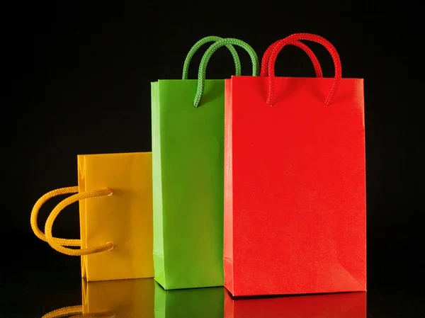 Bolsas de compras de papel de colores — Foto de Stock