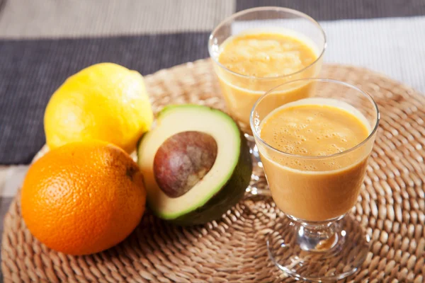 Avokádó, és citrus smoothie — Stock Fotó