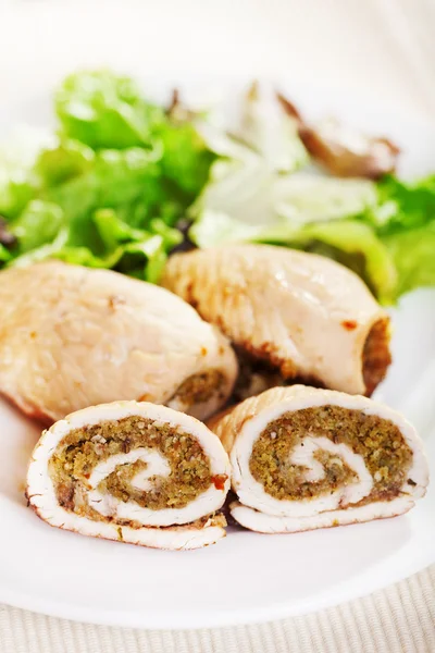 Turkije roulade met kruiden — Stockfoto