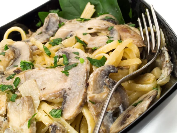 Linguine con funghi e crema — Foto Stock