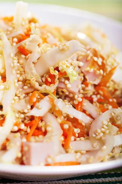 Kippensalade met quinoa — Stockfoto