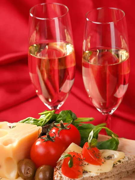 Cena romántica con vino — Foto de Stock