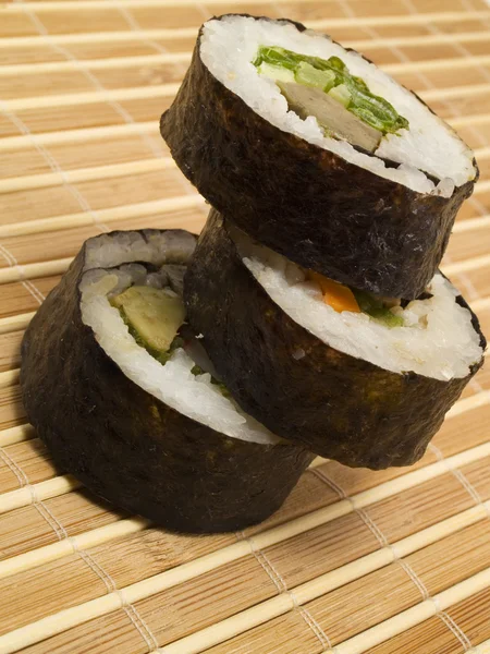 Smakelijke Aziatische sushi — Stockfoto