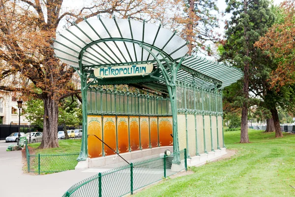 Metro entrance built  in Paris — Stock Photo, Image