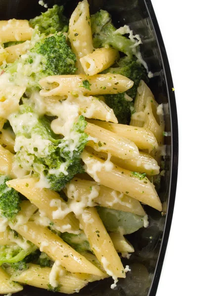 Penne con broccoli e mozzarella — Foto Stock