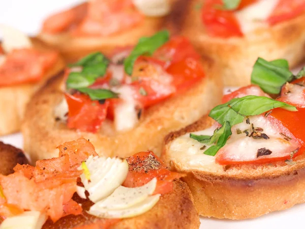 Deliciosa Bruschetta con tomates — Foto de Stock