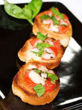 Domates ile İtalyan bruschetta