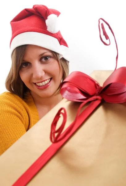 Donna con regalo di Natale — Foto Stock