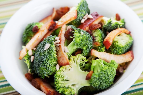 Chicken salad with broccoli — Stock Photo, Image