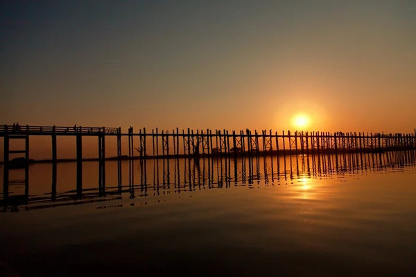 U Bein Bridge at sunset — Stock Photo, Image