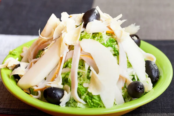 Chicken salad with fresh green salad — Stock Photo, Image