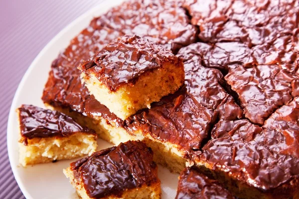 Homemade cake with chocolate glaze — Stock Photo, Image