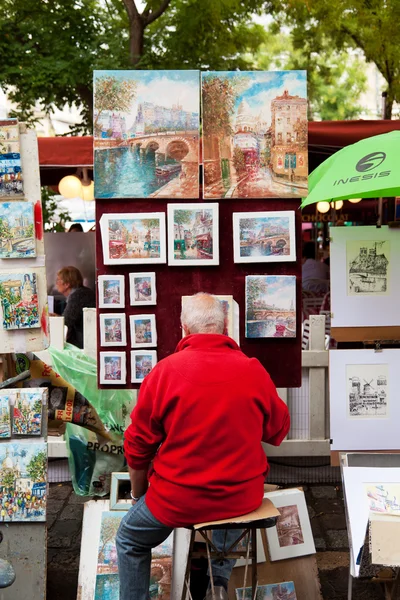 Artist drawing paintings of Paris — Stock Photo, Image