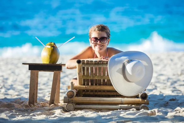 Woman with coconut cocktail — Stock Photo, Image