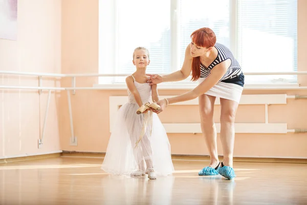 Ballet teacher and student — Stock Photo, Image