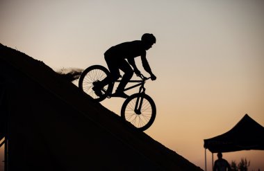 Bir atlama yapmadan önce aşırı sürücüsü