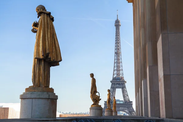 Sochy v Trocadero, Paříž, Francie. — Stock fotografie