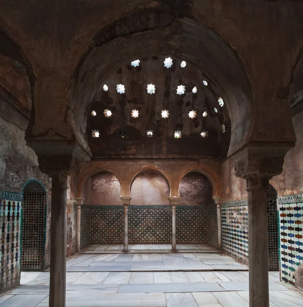 Comares Baden in het Alhambra van Granada, Spanje. — Stockfoto